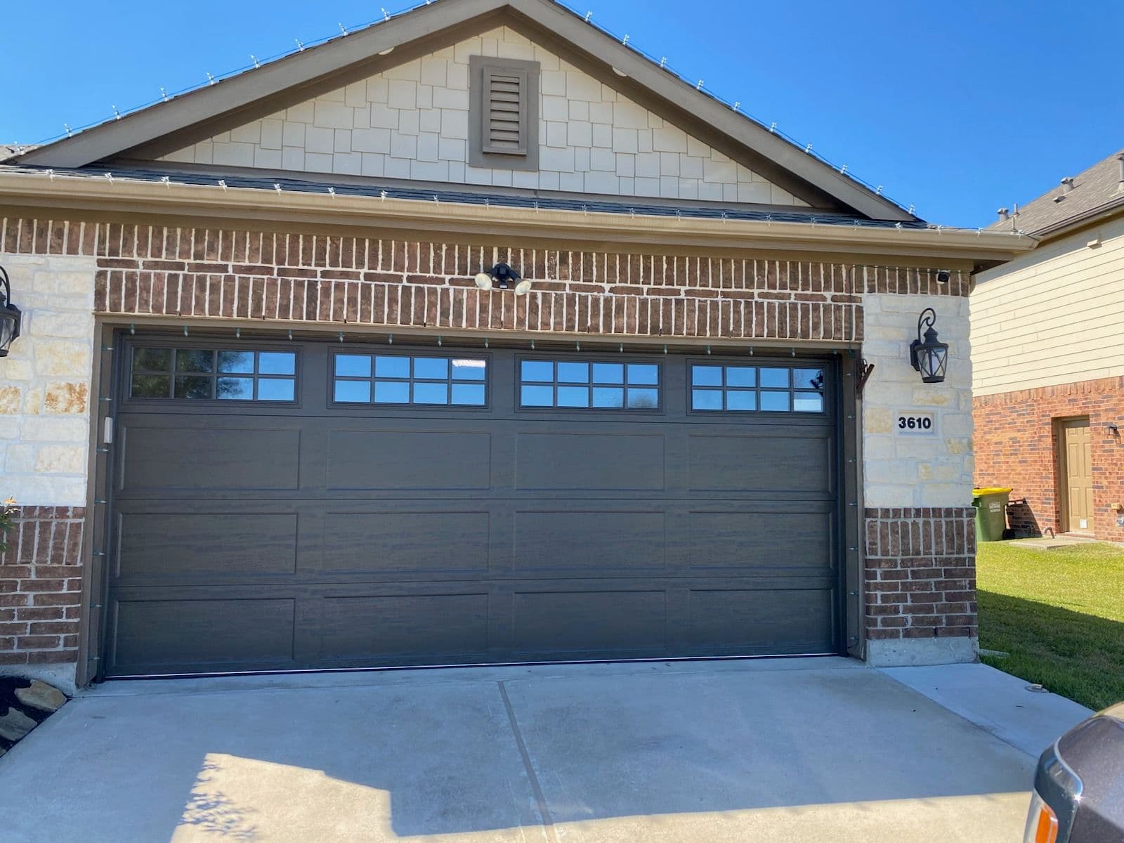 Gallery photos for Stylish and Secure Garage Transformation: Image #1
